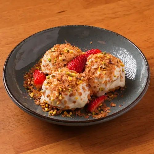 BEYAZ ÇİKOLATA SOSLU PROFITEROL